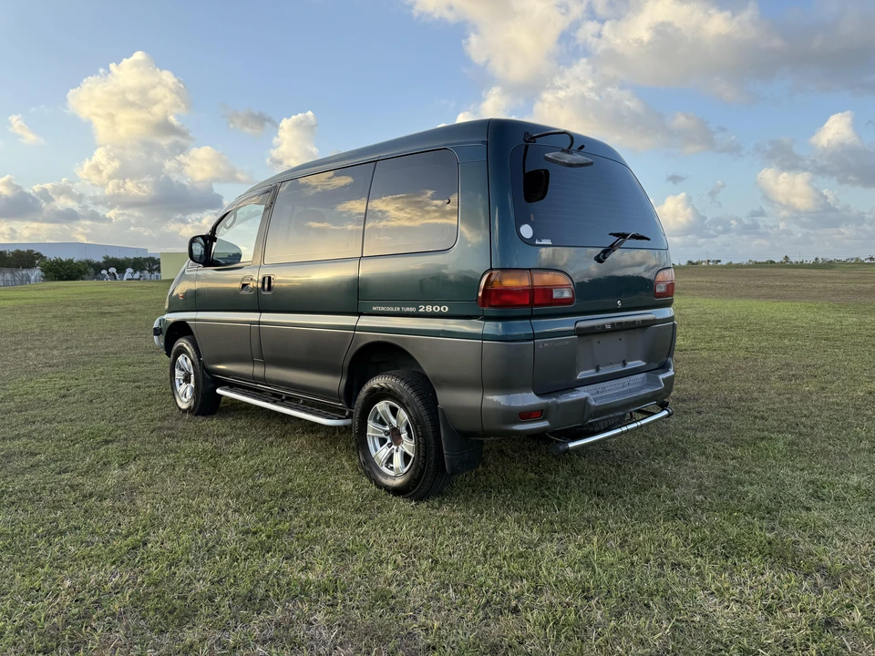 1996 Mitsubishi Delica 3rd Gen - Image 11 of 31