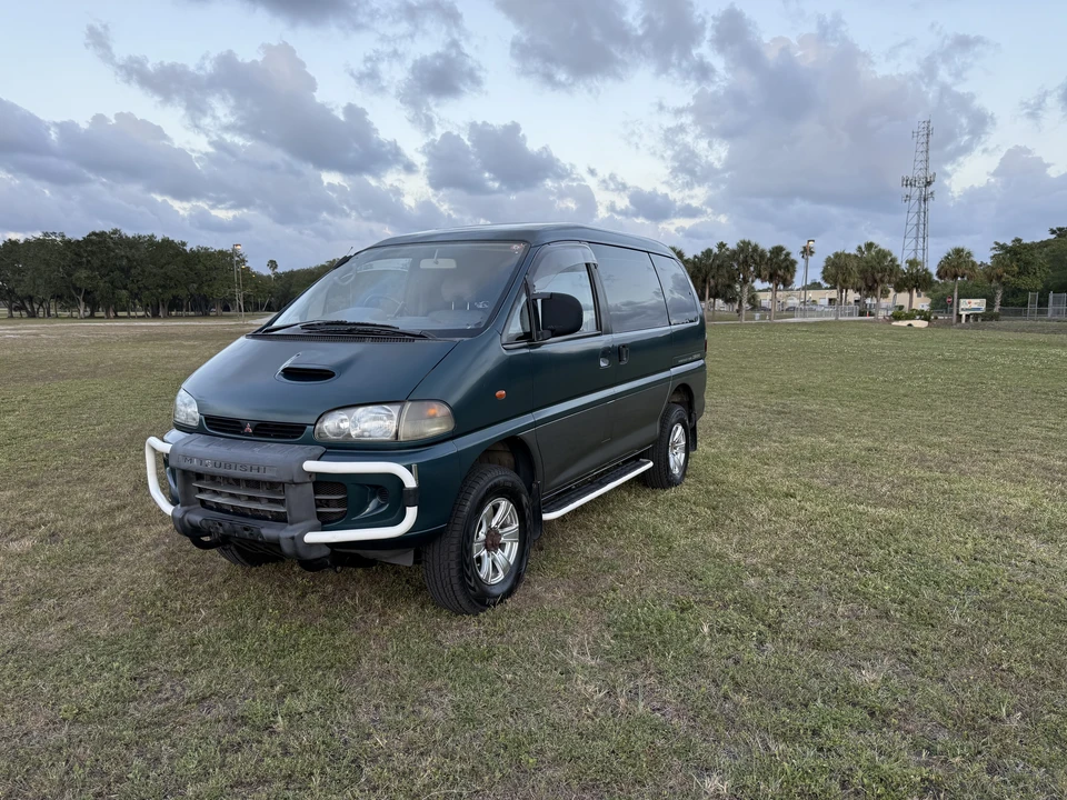 1996 Mitsubishi Delica 3rd Gen - Image 2 of 31