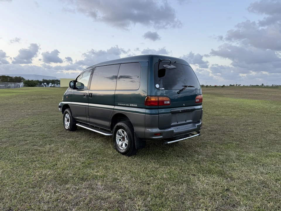 1996 Mitsubishi Delica 3rd Gen - Image 10 of 31