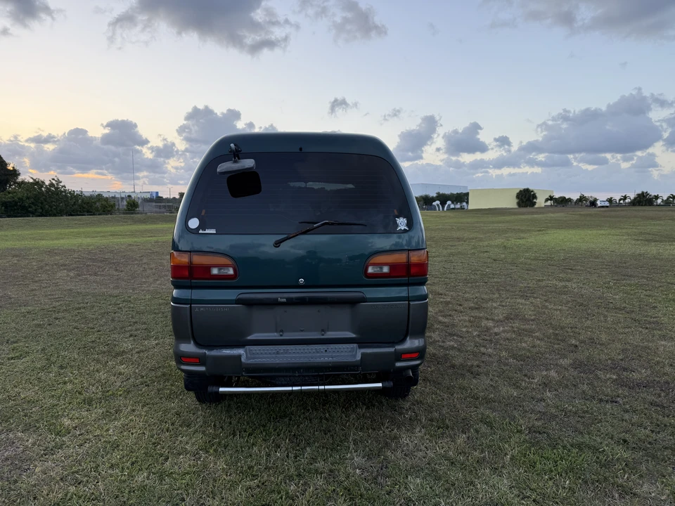 1996 Mitsubishi Delica 3rd Gen - Image 13 of 31