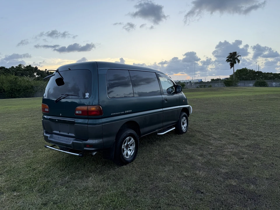 1996 Mitsubishi Delica 3rd Gen - Image 16 of 31