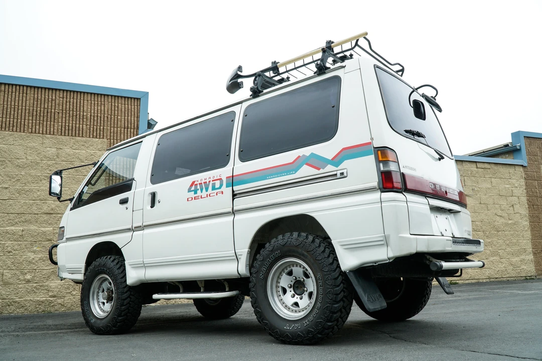 1996 Mitsubishi Delica 4th Gen - Image 12 of 31