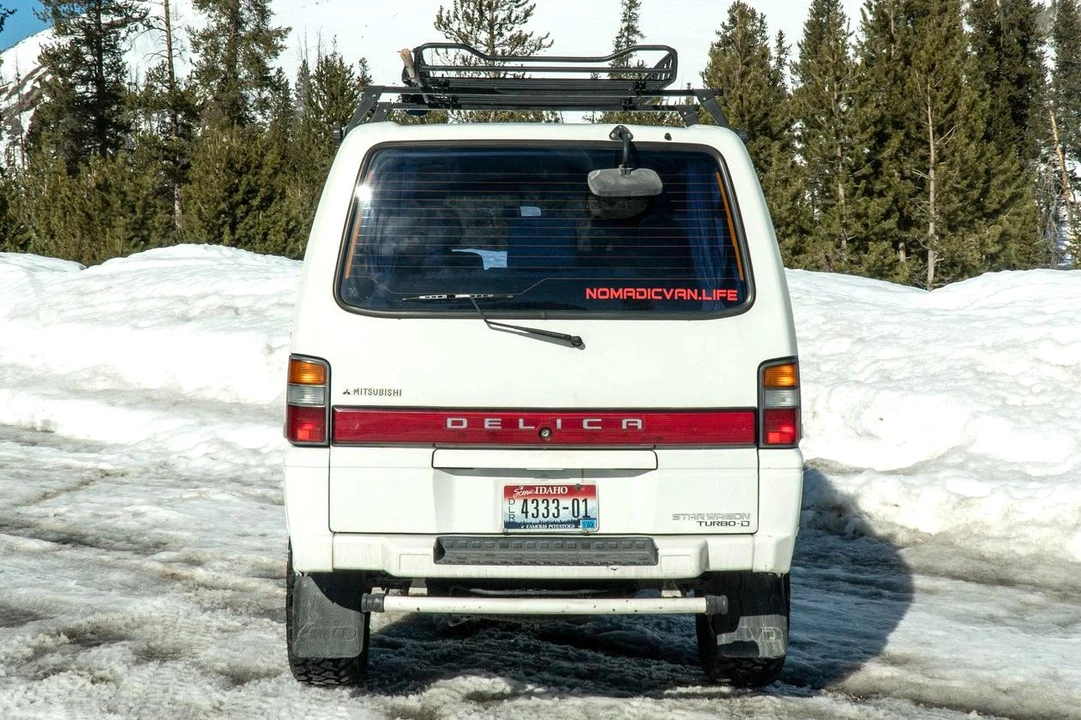 1996 Mitsubishi Delica 4th Gen - Image 15 of 31
