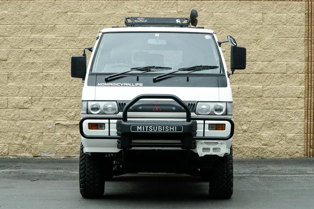 1996 Mitsubishi Delica 4th Gen - Image 2 of 31
