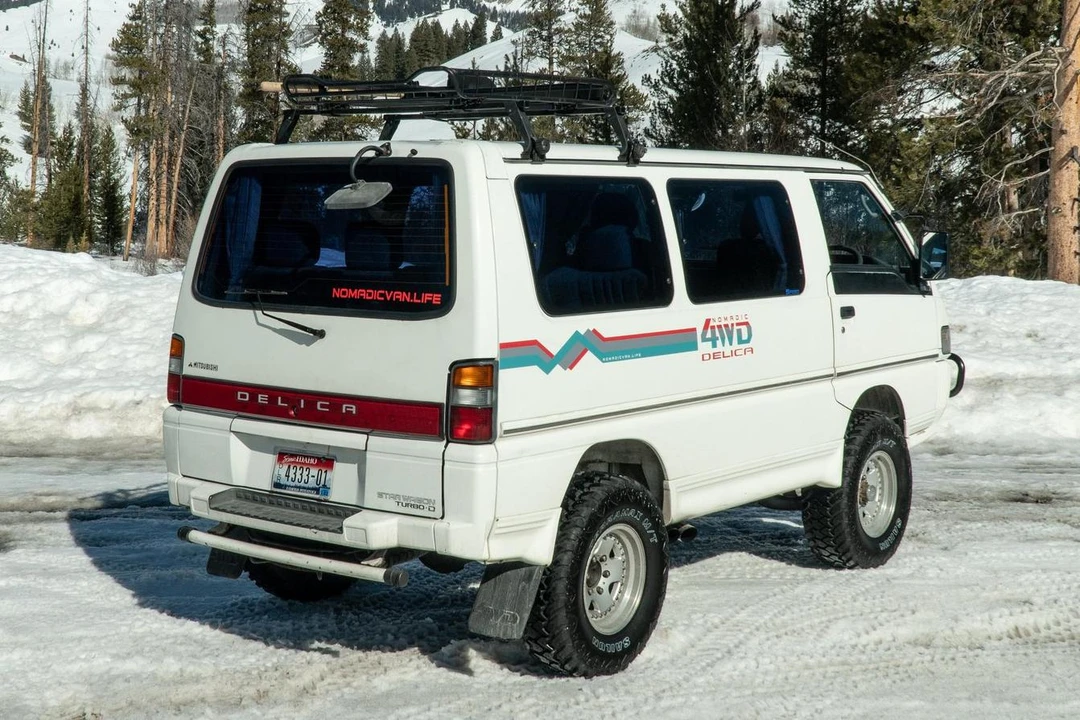 1996 Mitsubishi Delica 4th Gen - Image 16 of 31
