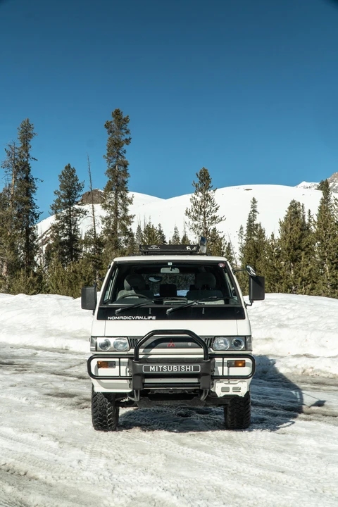 1996 Mitsubishi Delica 4th Gen - Image 24 of 31
