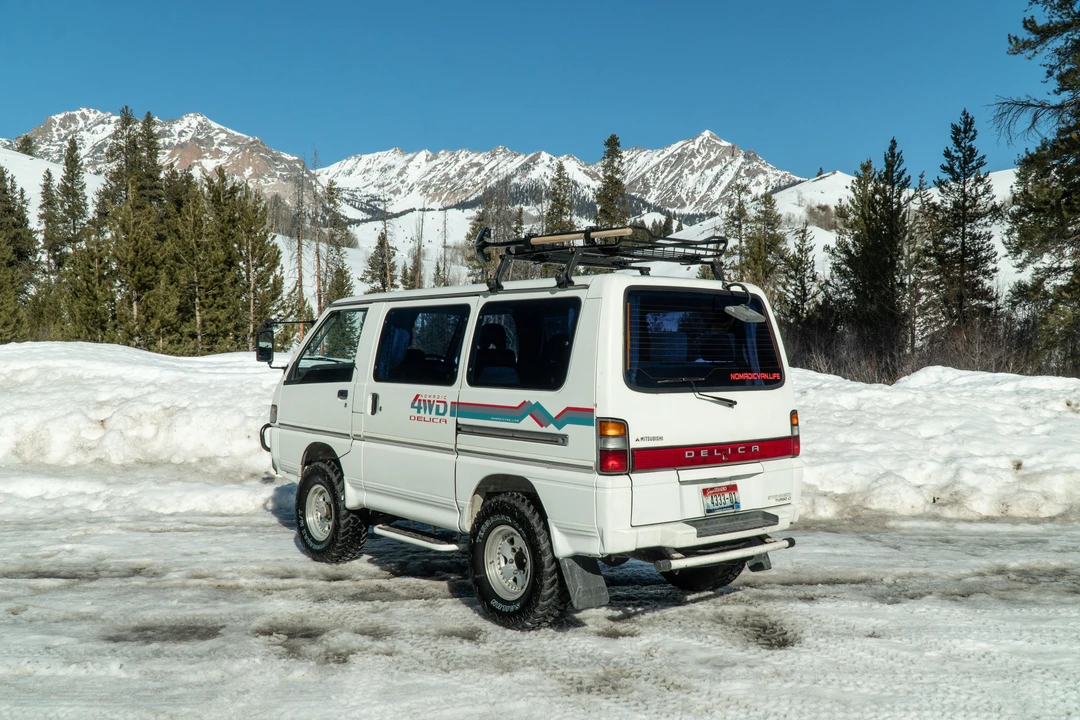 1996 Mitsubishi Delica 4th Gen - Image 13 of 31