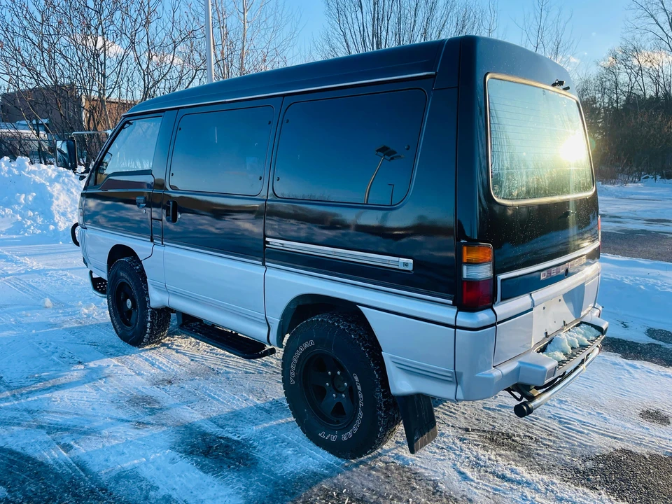 1996 Mitsubishi Delica 3rd Gen - Image 13 of 31