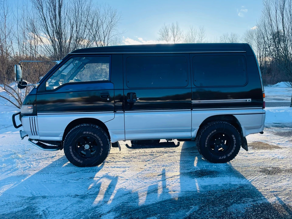 1996 Mitsubishi Delica 3rd Gen - Image 12 of 31