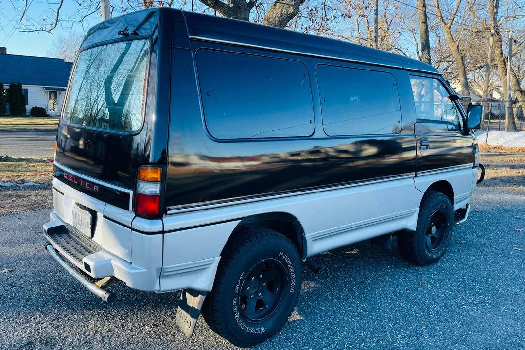 1996 Mitsubishi Delica 3rd Gen - Image 4 of 31