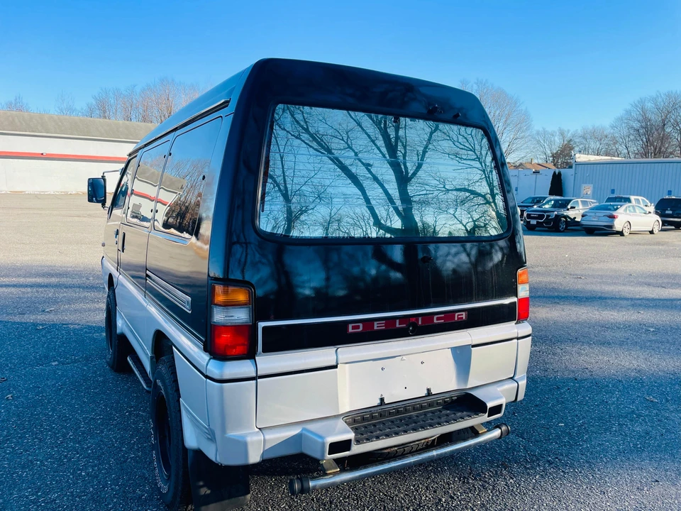 1996 Mitsubishi Delica 3rd Gen - Image 17 of 31