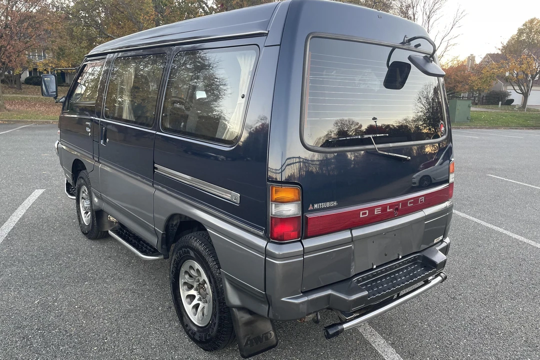 1996 Mitsubishi Delica 4th Gen - Image 4 of 5