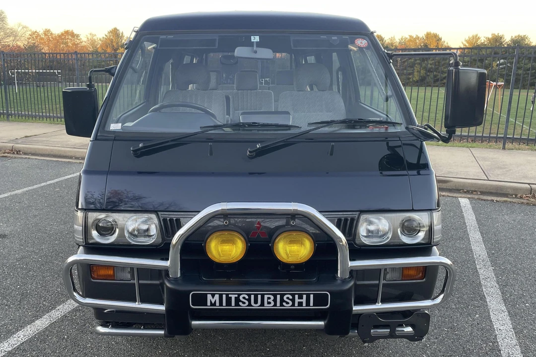 1996 Mitsubishi Delica 4th Gen - Image 2 of 5
