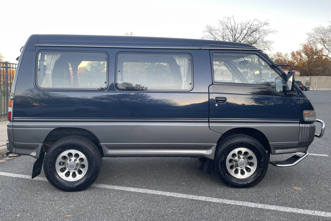 1996 Mitsubishi Delica 4th Gen - Image 3 of 5