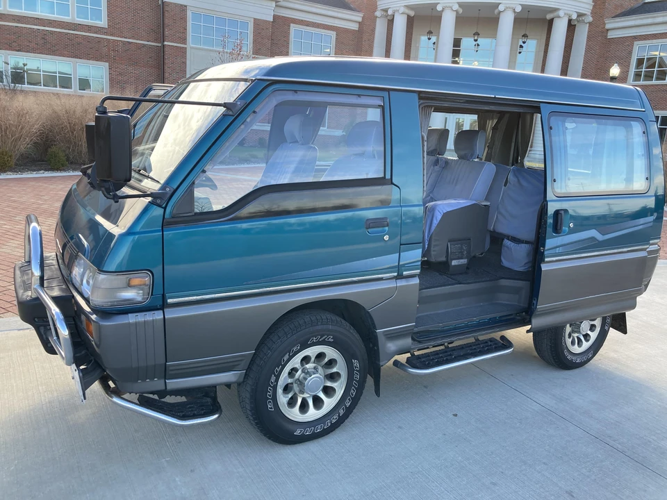 1993 Mitsubishi Delica 4th Gen - Image 9 of 31