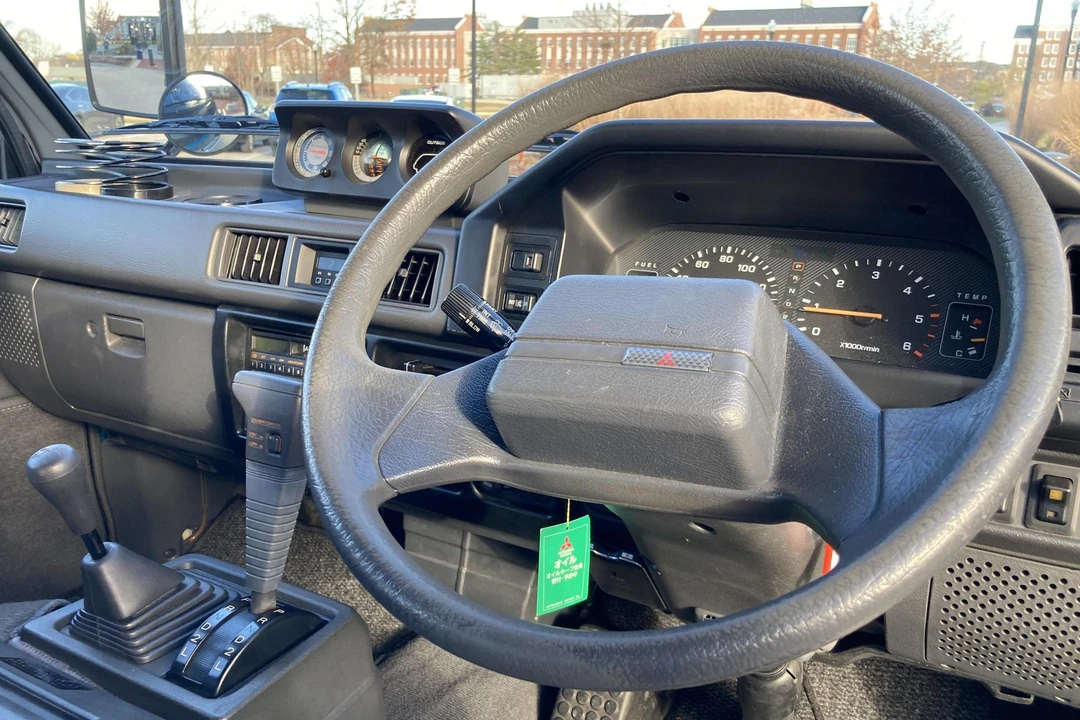 1993 Mitsubishi Delica 4th Gen - Image 24 of 31