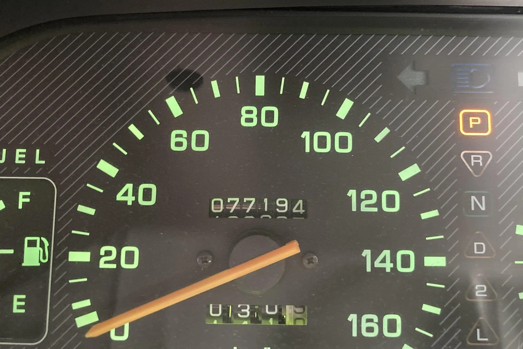 1993 Mitsubishi Delica 4th Gen - Image 27 of 31