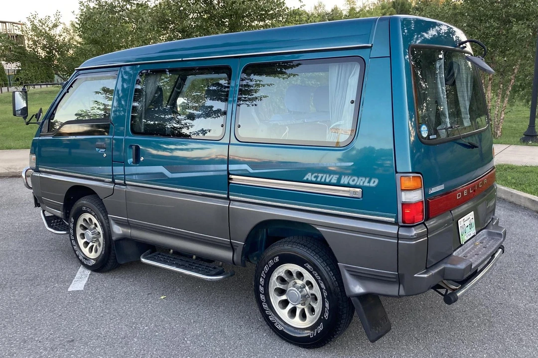 1993 Mitsubishi Delica 4th Gen - Image 3 of 31