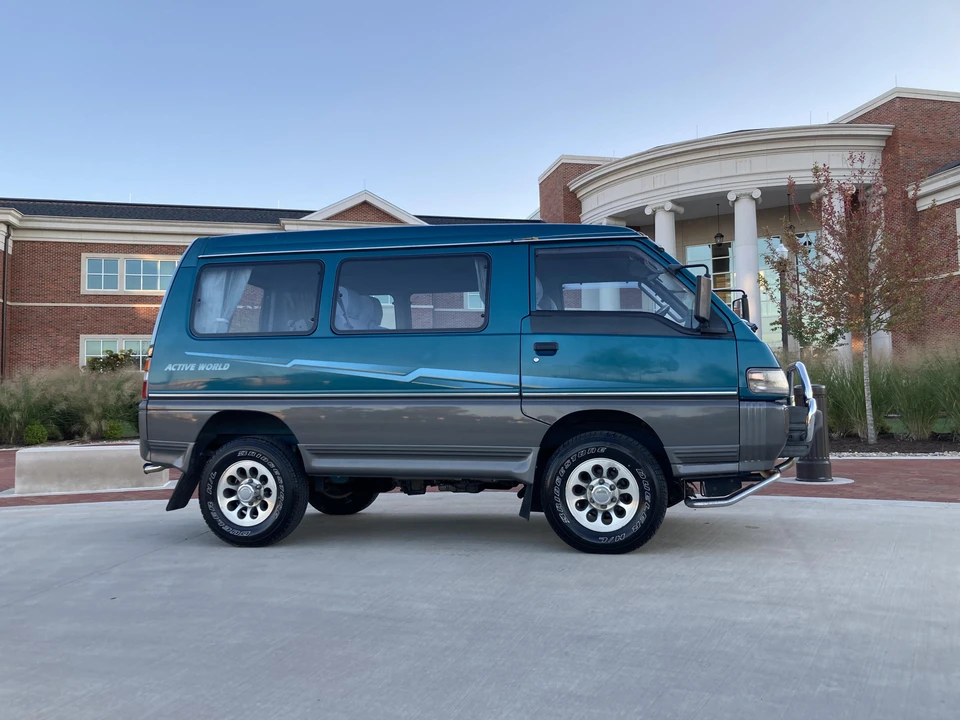 1993 Mitsubishi Delica 4th Gen - Image 16 of 31
