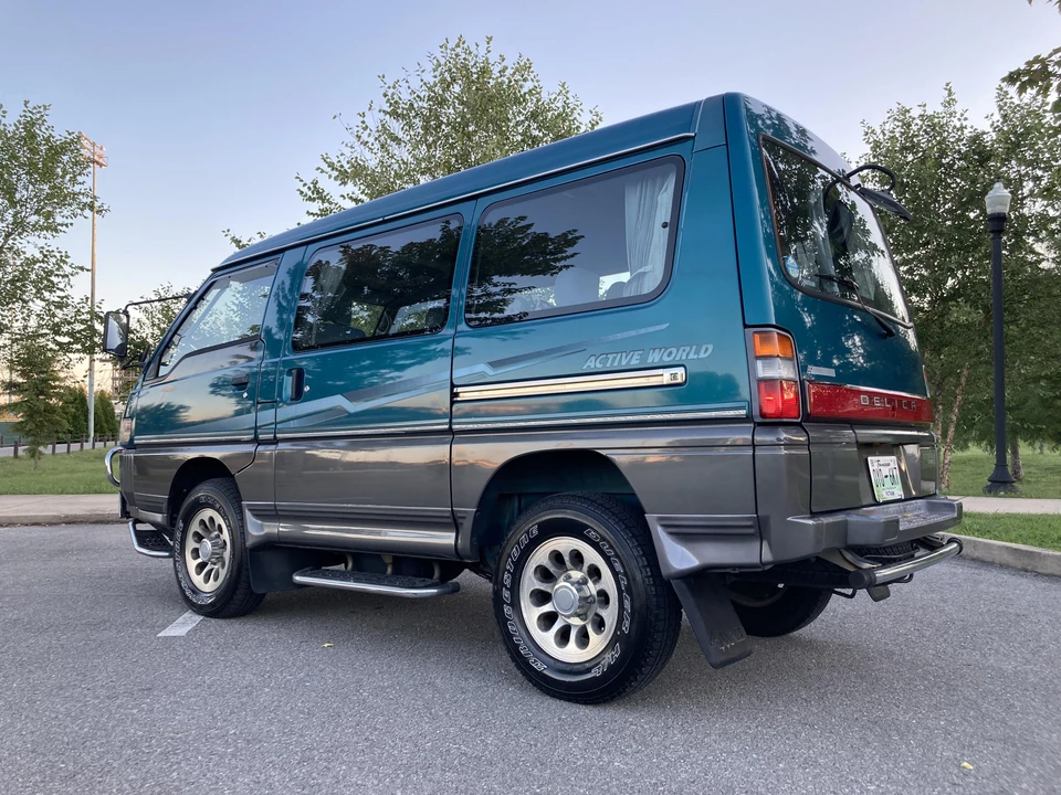 1993 Mitsubishi Delica 4th Gen - Image 13 of 31
