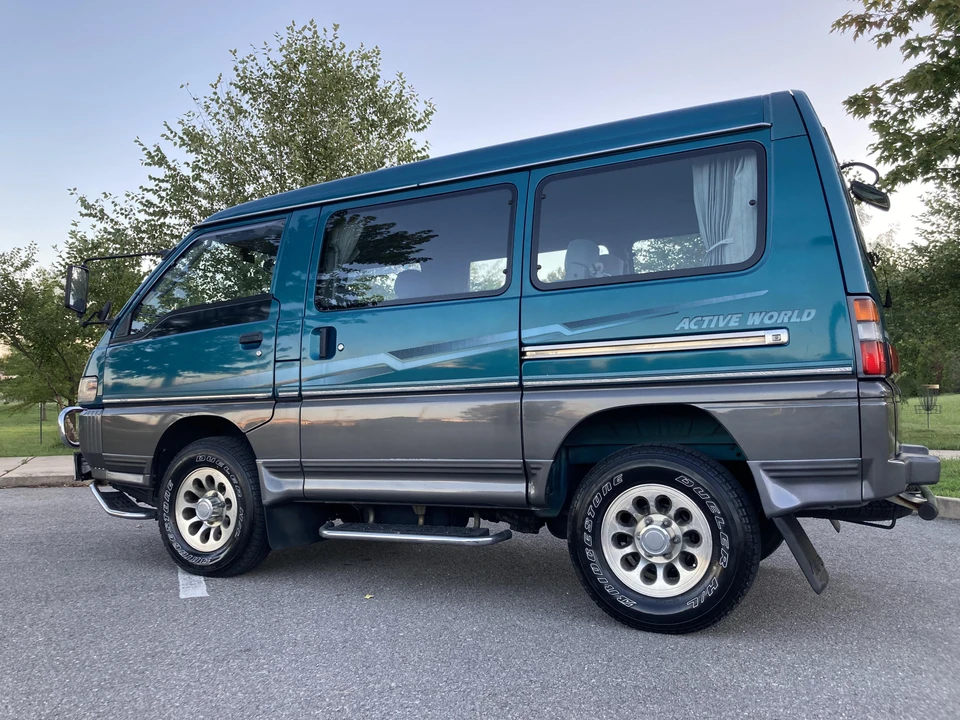 1993 Mitsubishi Delica 4th Gen - Image 12 of 31
