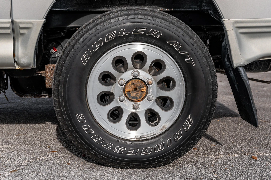 1996 Mitsubishi Delica 4th Gen - Image 27 of 31