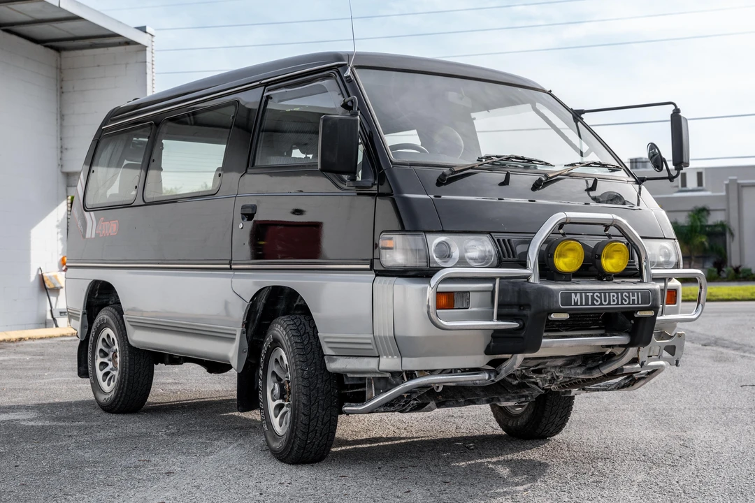1996 Mitsubishi Delica 4th Gen - Image 8 of 31