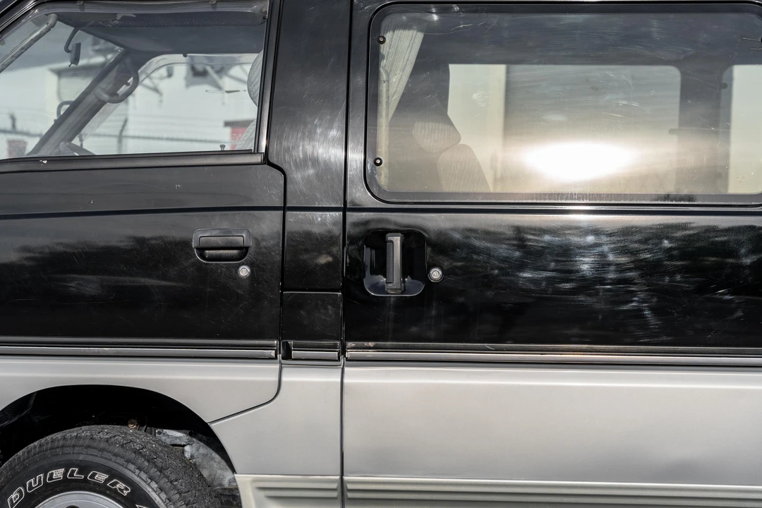 1996 Mitsubishi Delica 4th Gen - Image 14 of 31