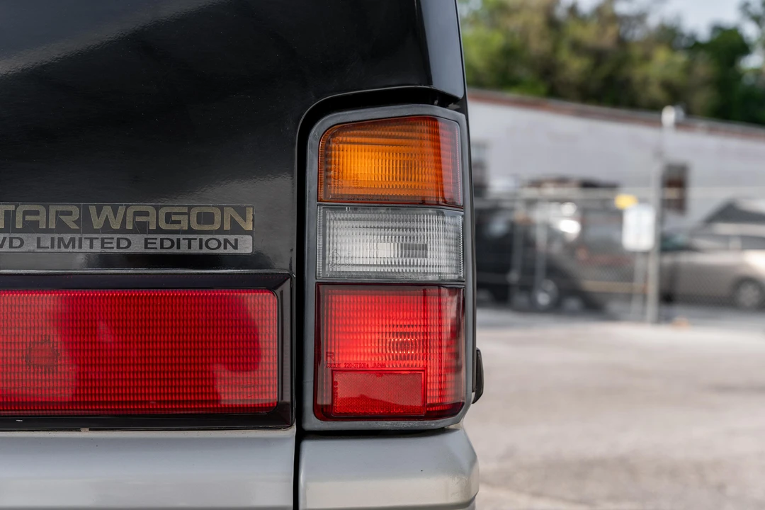 1996 Mitsubishi Delica 4th Gen - Image 21 of 31