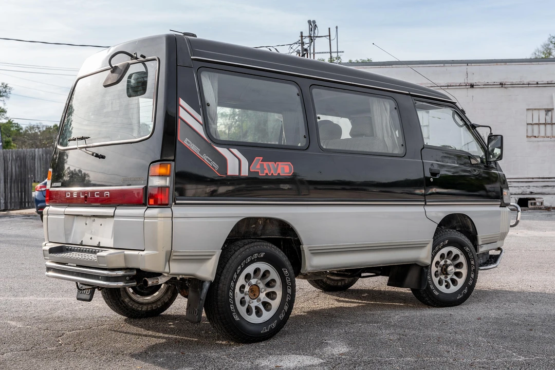 1996 Mitsubishi Delica 4th Gen - Image 7 of 31