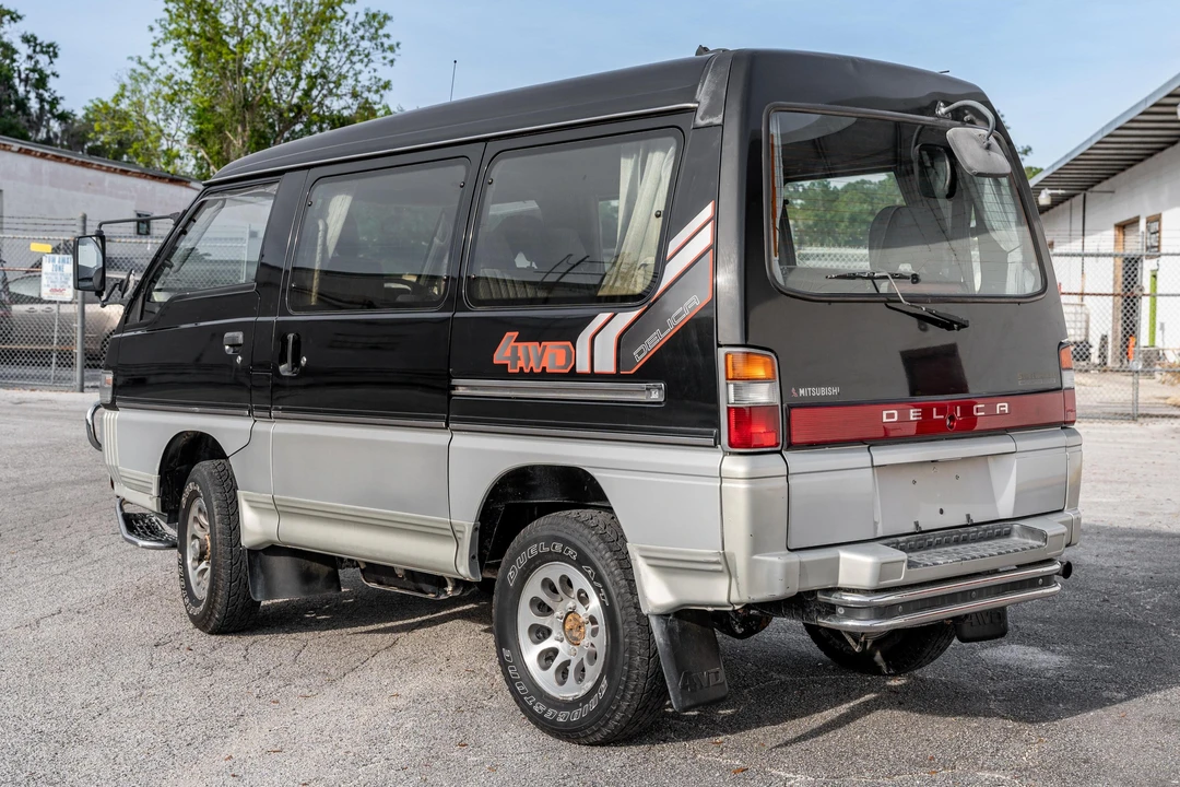 1996 Mitsubishi Delica 4th Gen - Image 4 of 31