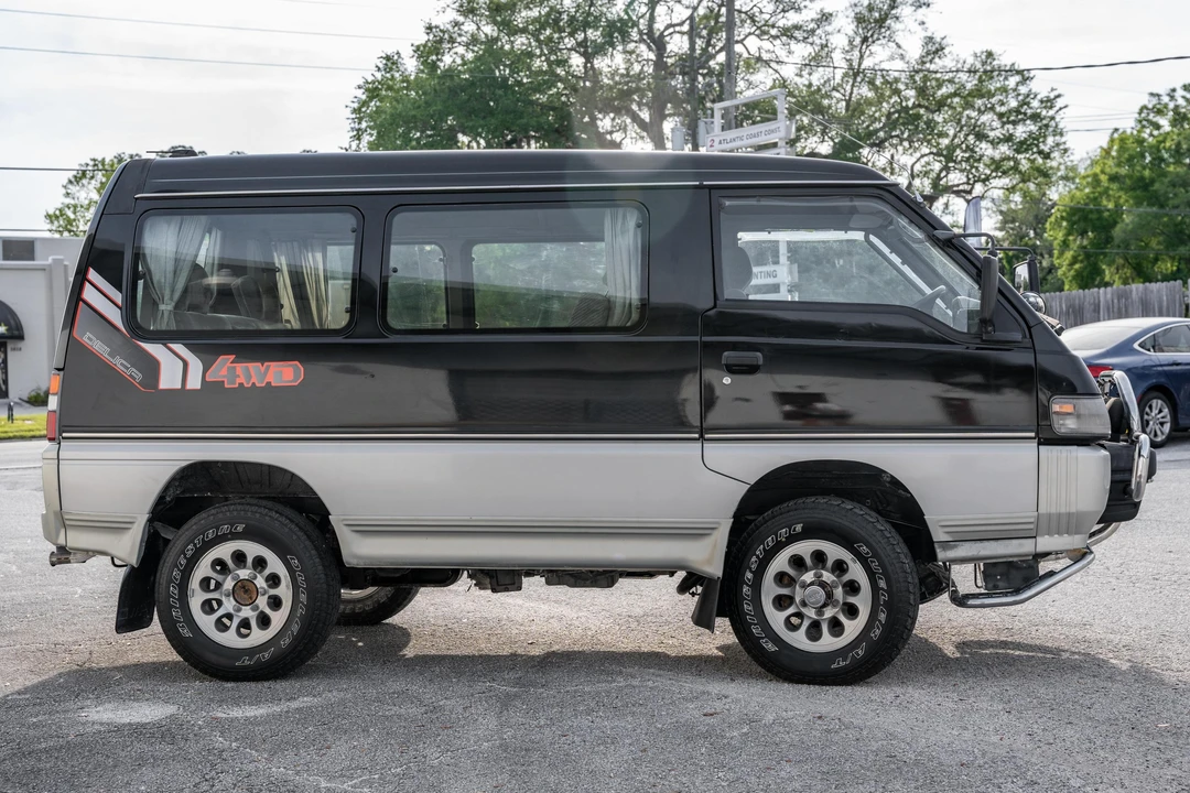 1996 Mitsubishi Delica 4th Gen - Image 3 of 31