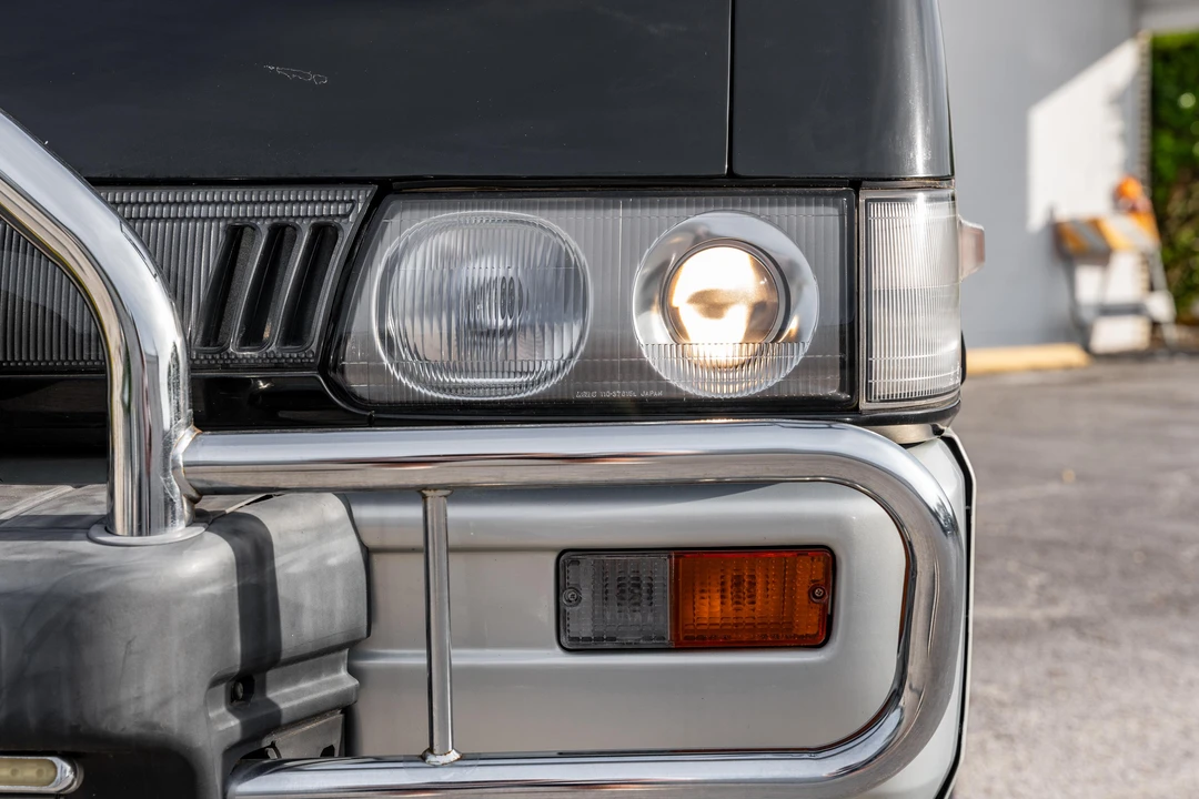 1996 Mitsubishi Delica 4th Gen - Image 12 of 31