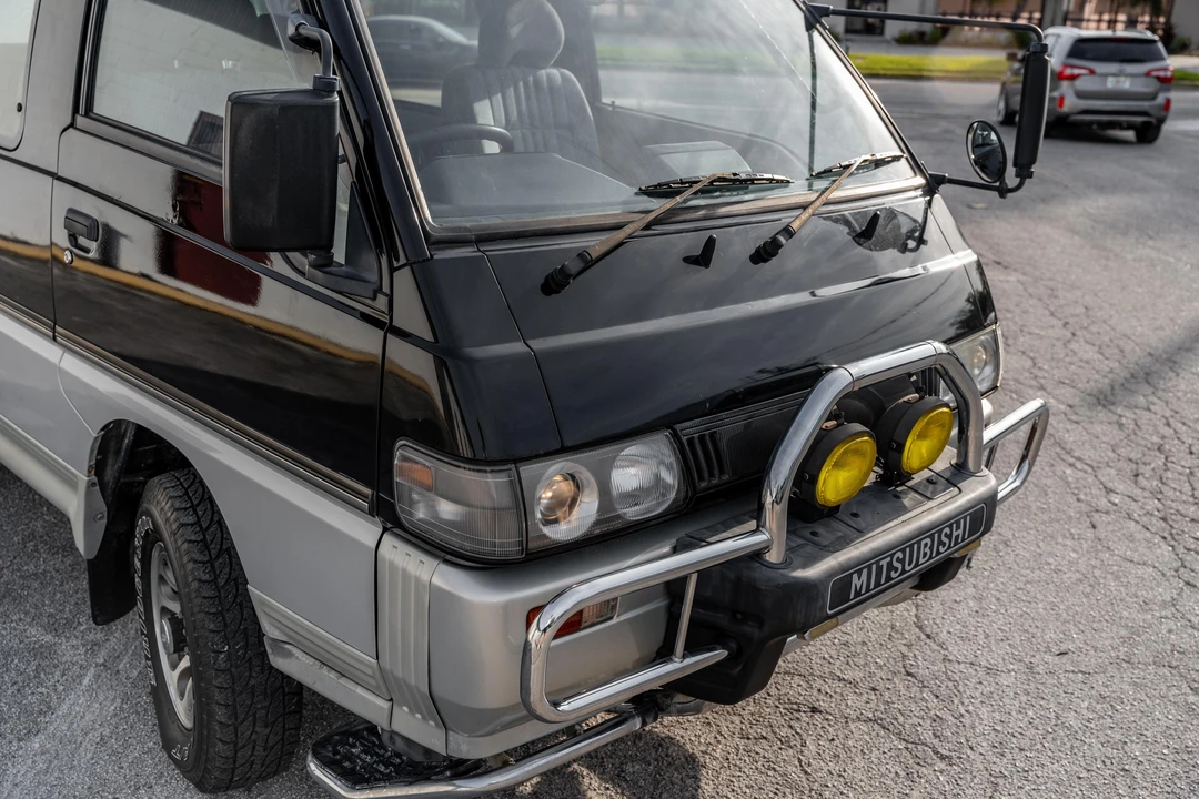 1996 Mitsubishi Delica 4th Gen - Image 9 of 31