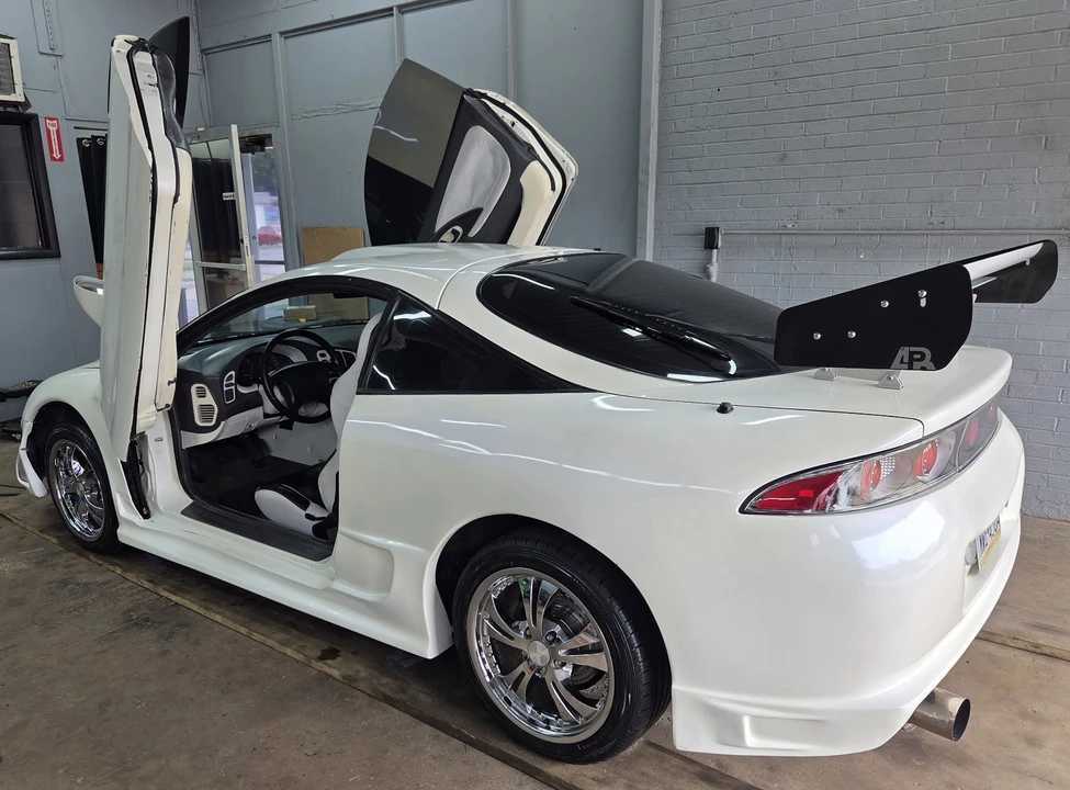 1996 Mitsubishi Eclipse 2nd Gen - Image 4 of 31