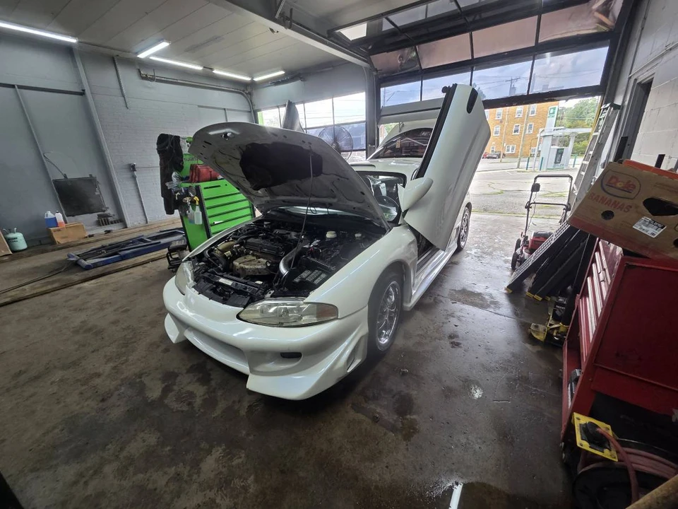 1996 Mitsubishi Eclipse 2nd Gen - Image 13 of 24