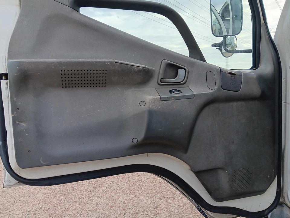 1996 Mitsubishi Fuso Canter 6th Gen - Image 28 of 31