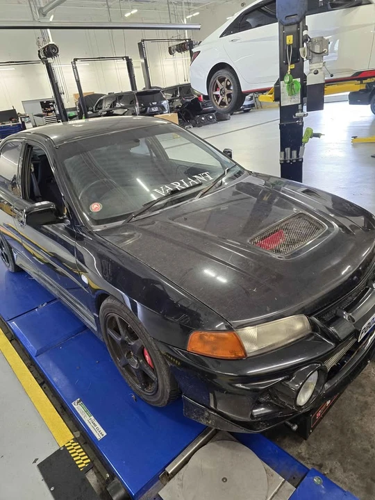1996 Mitsubishi Lancer - Image 4 of 8