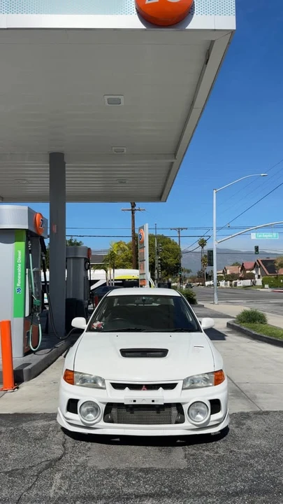1996 Mitsubishi Lancer Evolution IV 6th Gen - Image 4 of 8