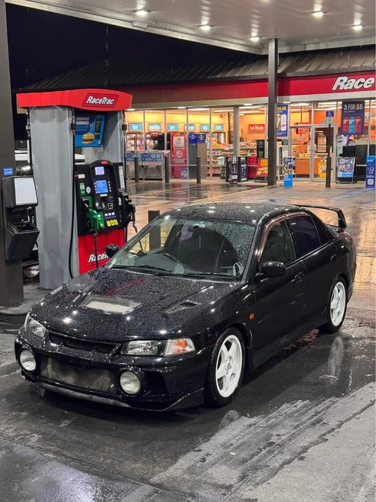 1996 Mitsubishi Lancer Evolution IV 6th Gen - Image 4 of 10