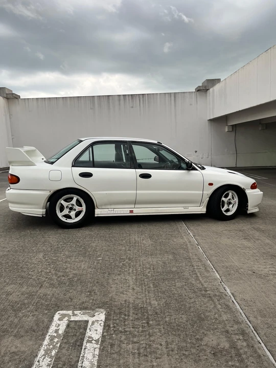 1996 Mitsubishi Lancer Evolution III 5th Gen - Image 18 of 31
