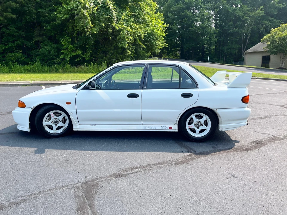 1996 Mitsubishi Lancer Evolution III 5th Gen - Image 11 of 31