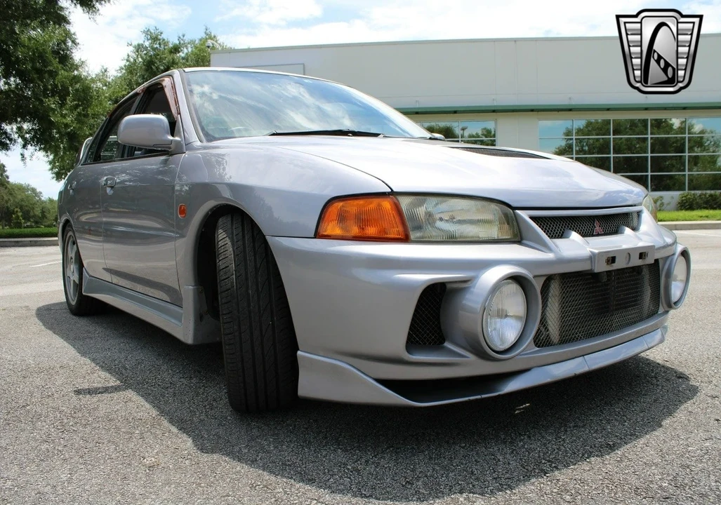 1996 Mitsubishi Lancer Evolution IV 6th Gen - Image 11 of 12