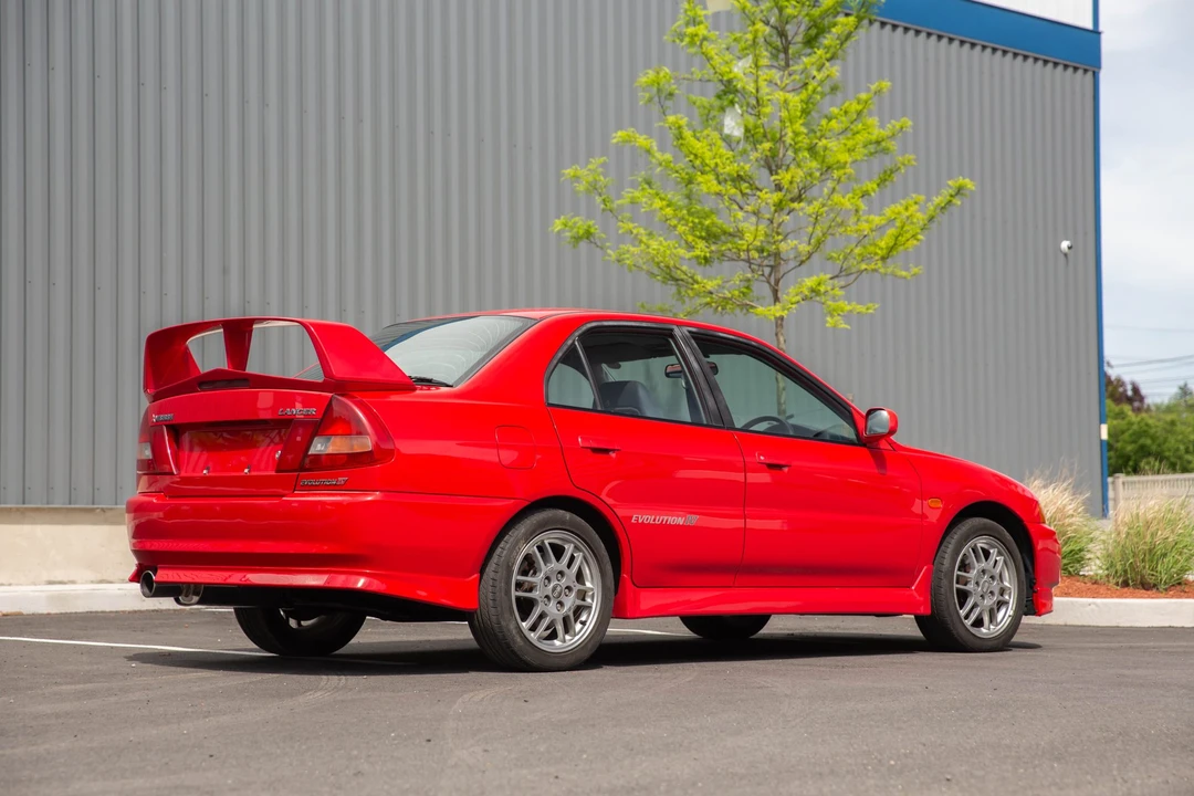 1996 Mitsubishi Lancer Evolution IV 6th Gen - Image 13 of 31
