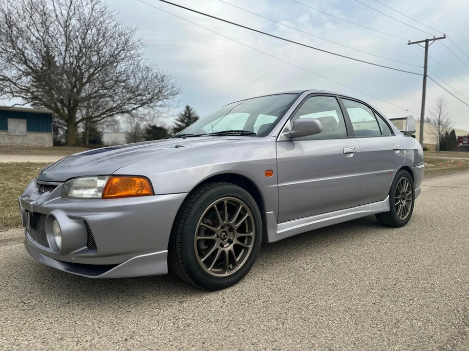 1996 Mitsubishi Lancer Evolution IV 6th Gen - Image 2 of 31