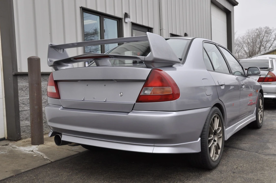 1996 Mitsubishi Lancer Evolution IV 6th Gen - Image 12 of 31