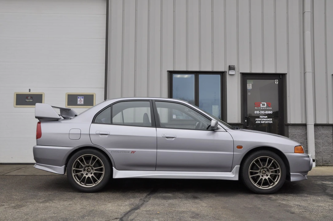 1996 Mitsubishi Lancer Evolution IV 6th Gen - Image 11 of 31