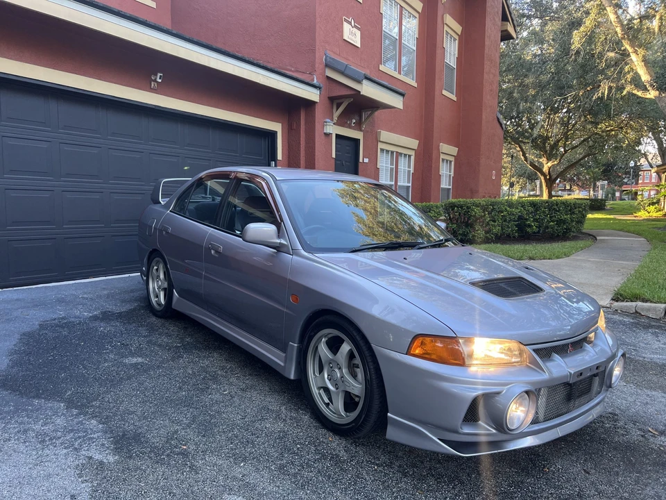 1996 Mitsubishi Lancer Evolution IV 6th Gen - Image 13 of 31