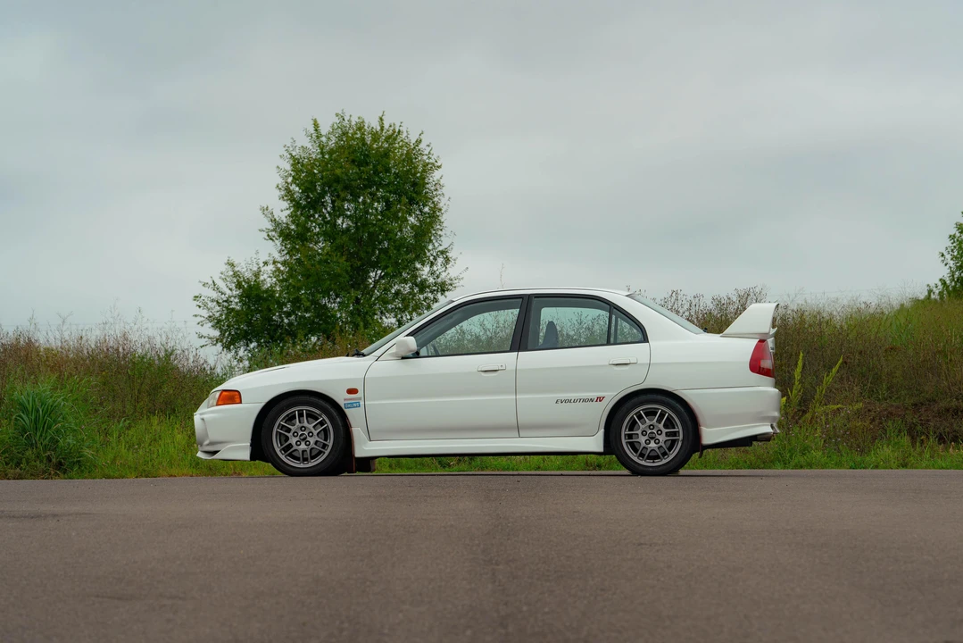 1996 Mitsubishi Lancer Evolution IV 6th Gen - Image 8 of 31