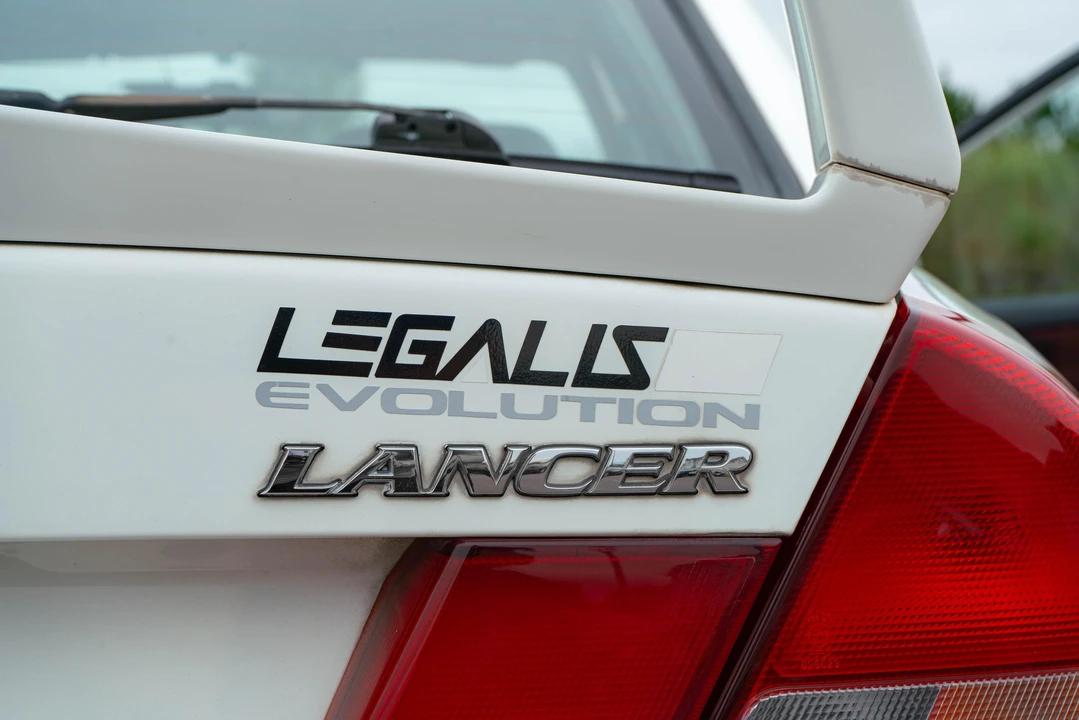 1996 Mitsubishi Lancer Evolution IV 6th Gen - Image 26 of 31